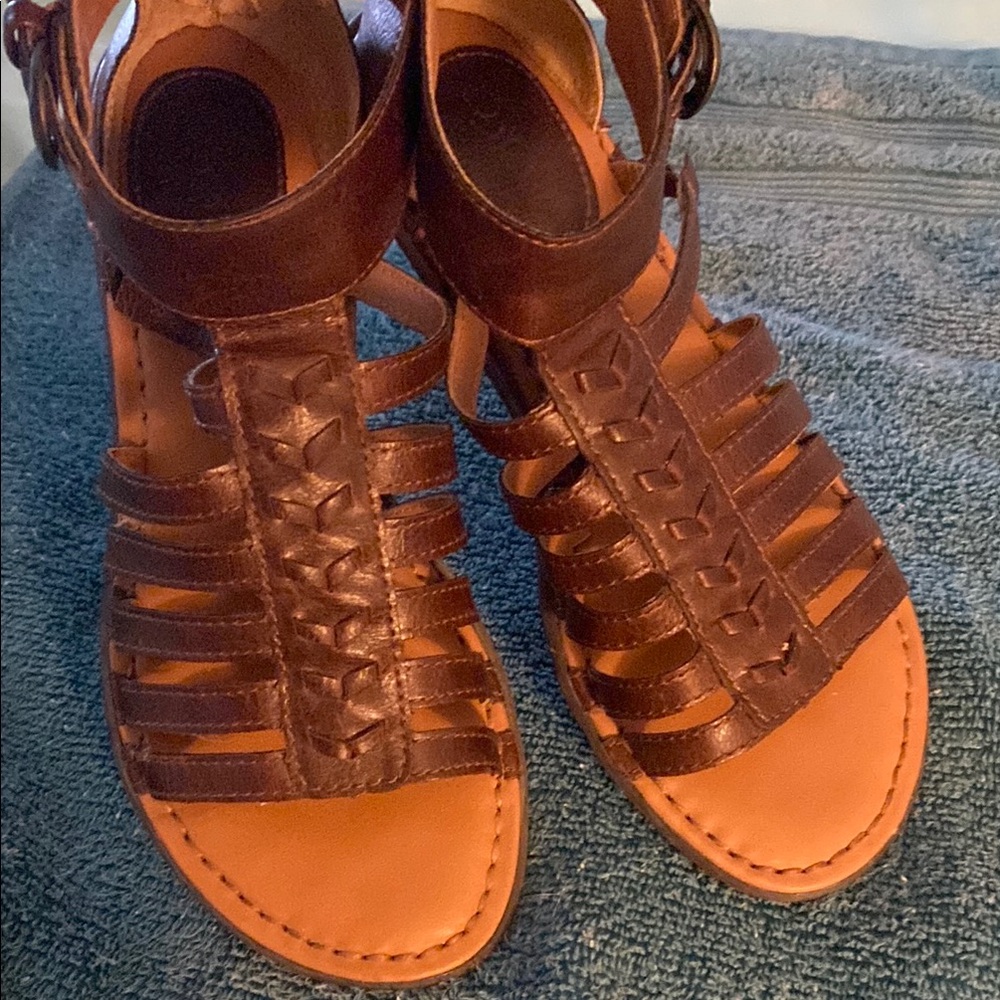 b.o.c. Brown Strappy Gladiator Sandals 6.5 - Picture 7 of 9